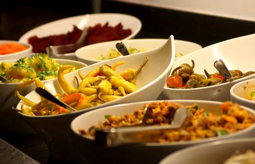 Het dinerbuffet in het restaurant van Sporthotel Scol